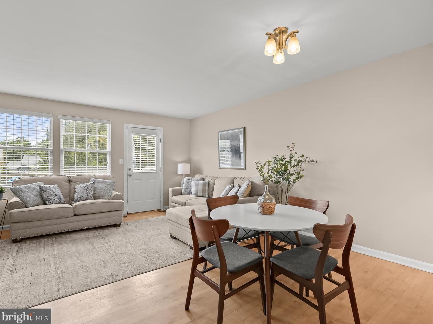 6608 Skylemar Trl, Centreville, VA 20121-3841