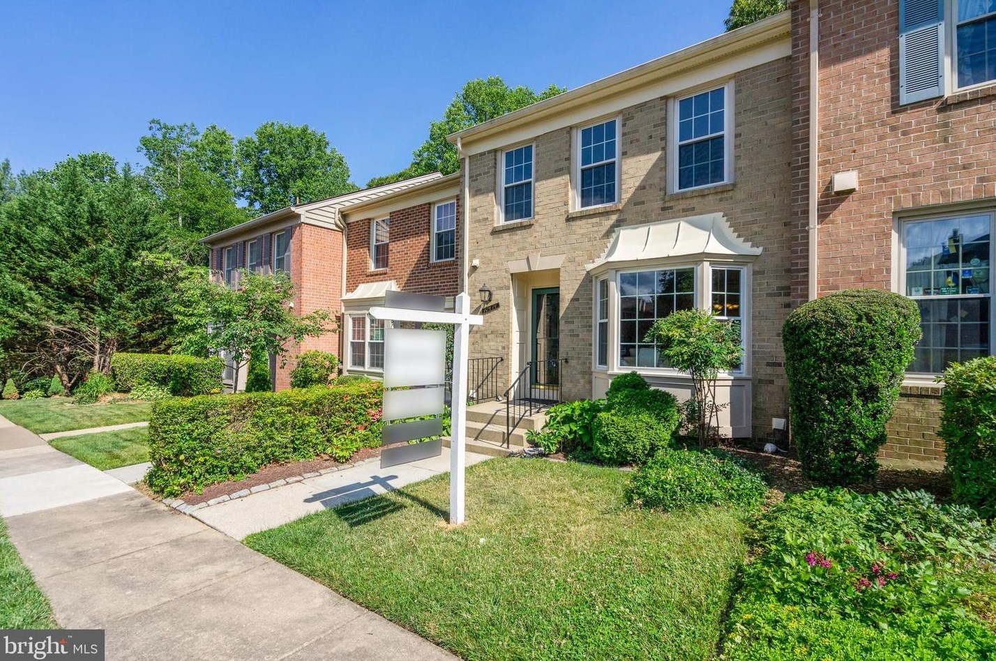 10474 Malone Ct, Fairfax, VA 22032-2377