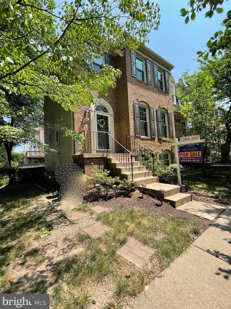 4016 Nicholas Ct, Fairfax, VA 22033-2813