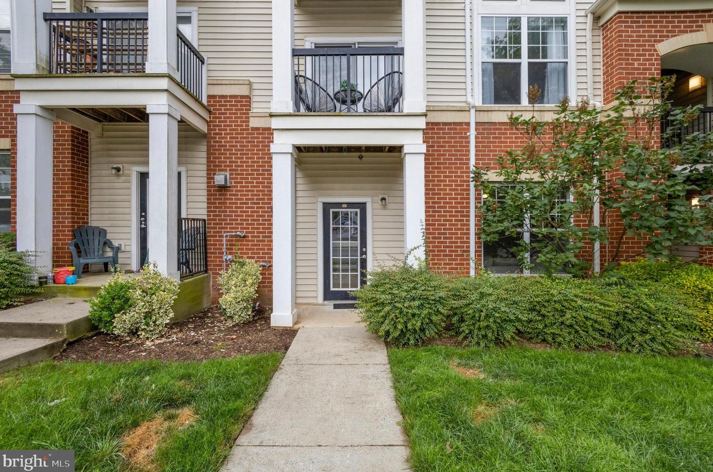 11373 Aristotle Dr, Fairfax, VA 22030-0942