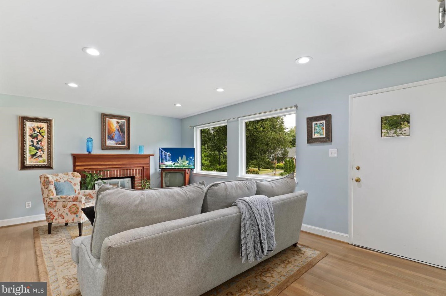 3814 Stuart Ct, Annandale, VA 22003