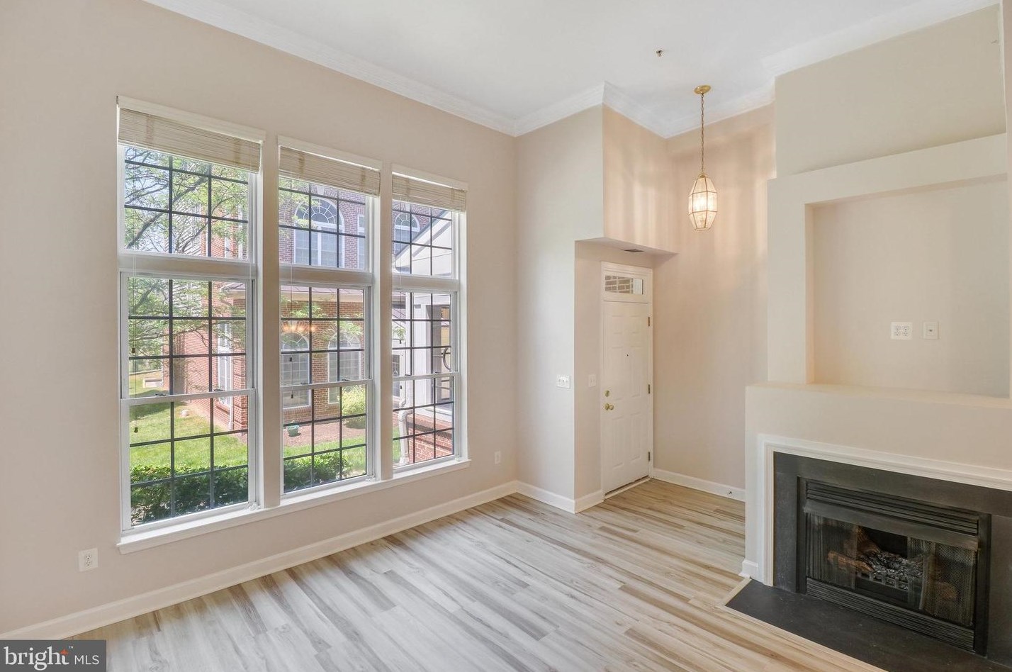 4462 Beacon Grove Cir, Fairfax, VA 22033-6030