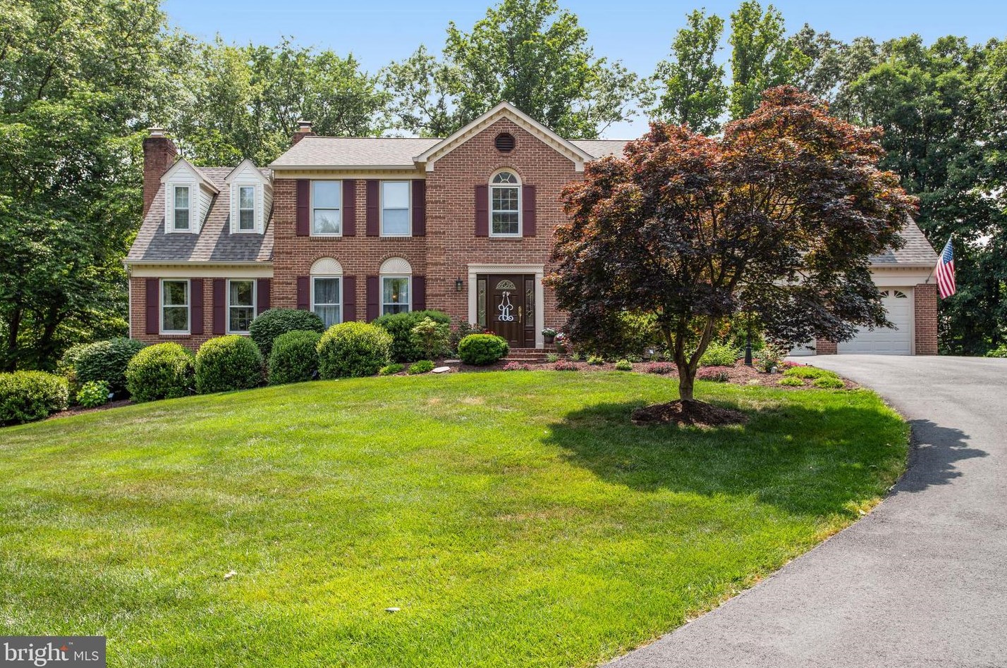 1004 Coralberry Ct, Great Falls, VA 22066