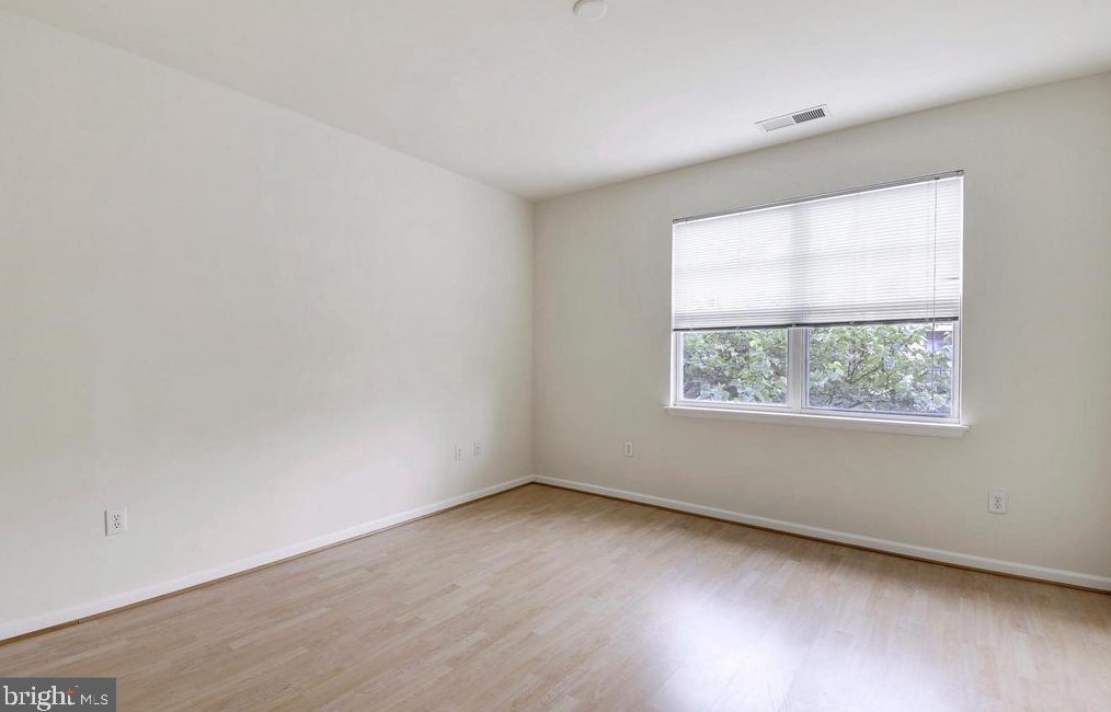 12957 Centre Park Cir #202, Herndon, VA 20171