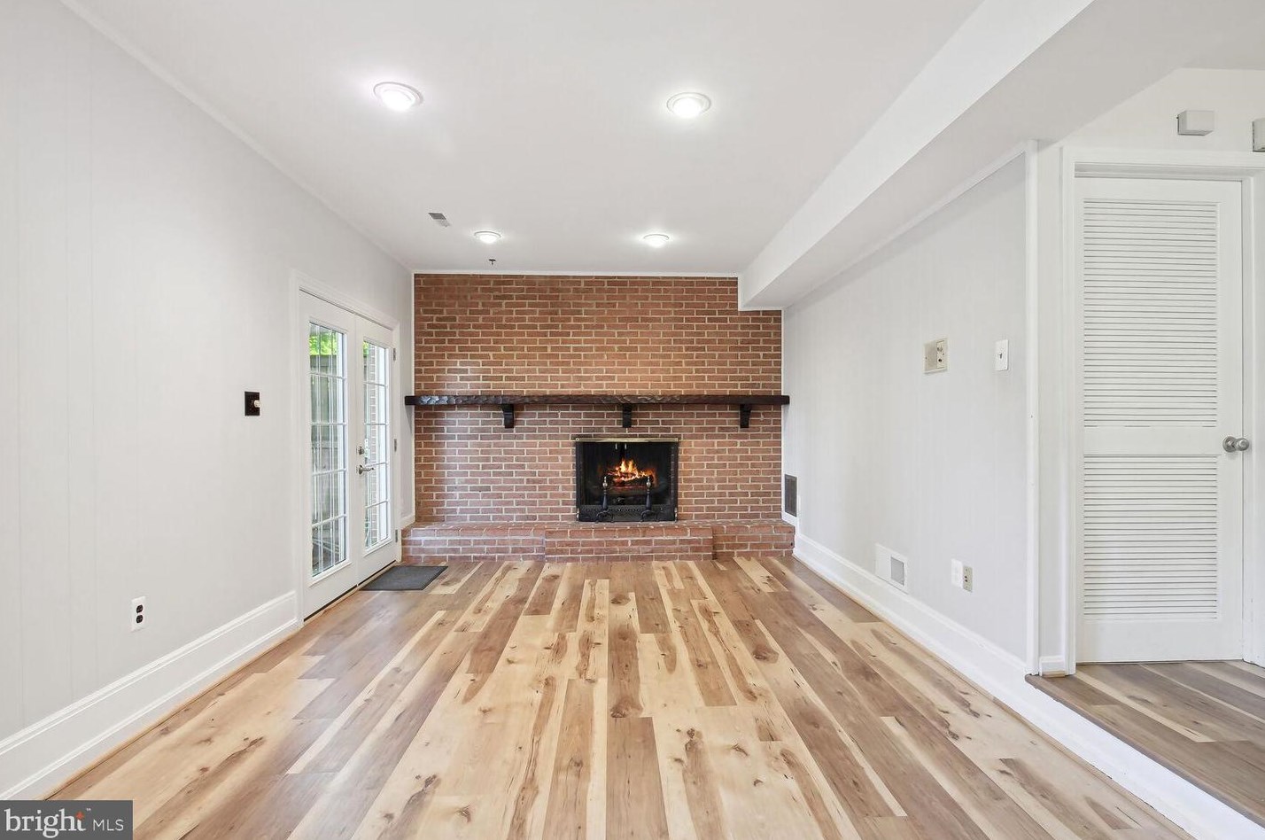 8160 Electric Ave, Vienna, VA 22182