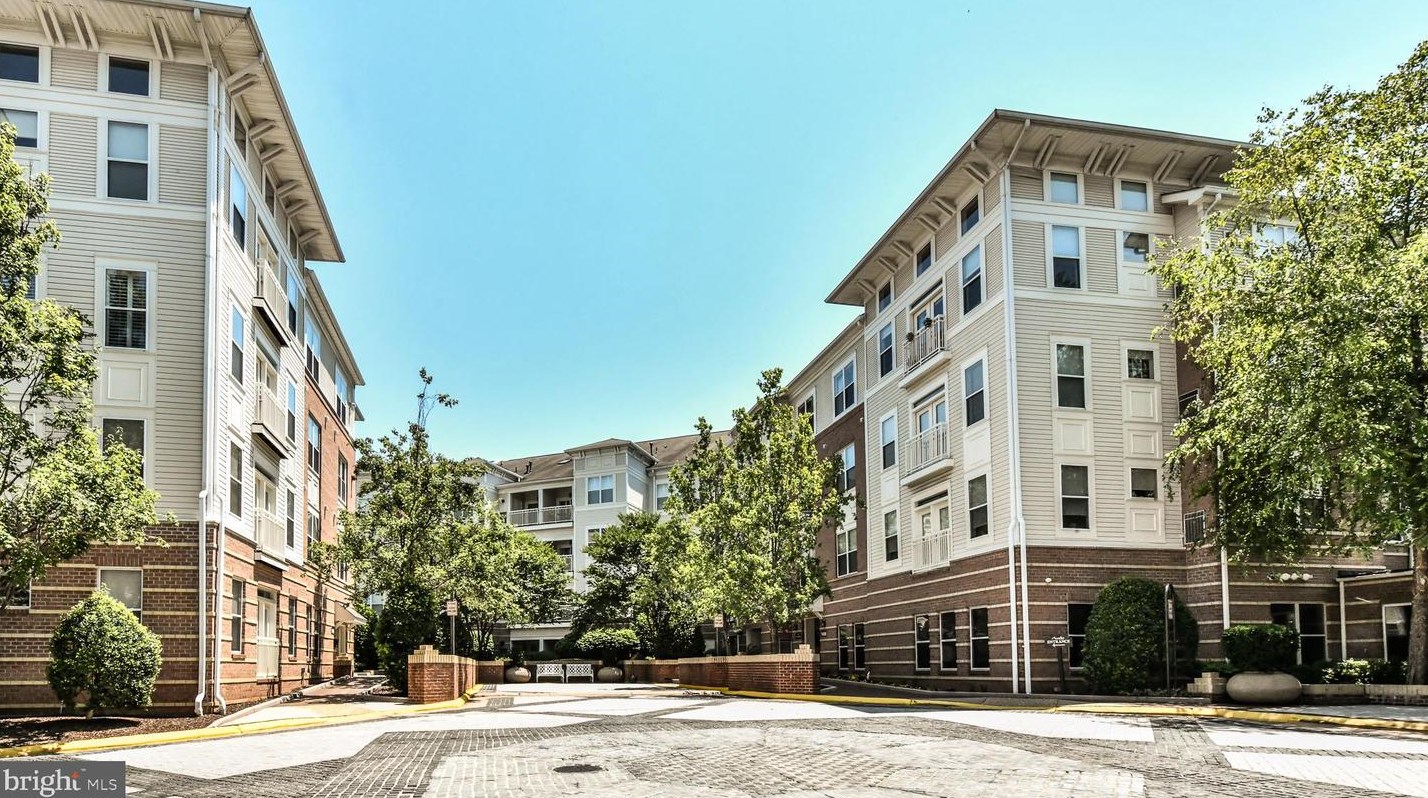 9490 Virginia Center Blvd #438, Vienna, VA 22181