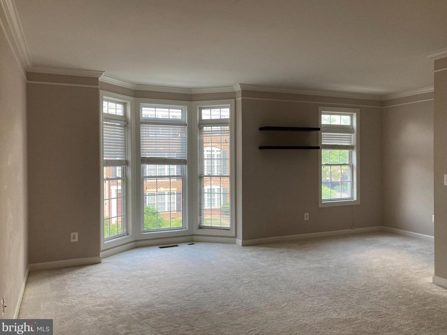 5382 Lavender Mist Ct, Centreville, VA 20120