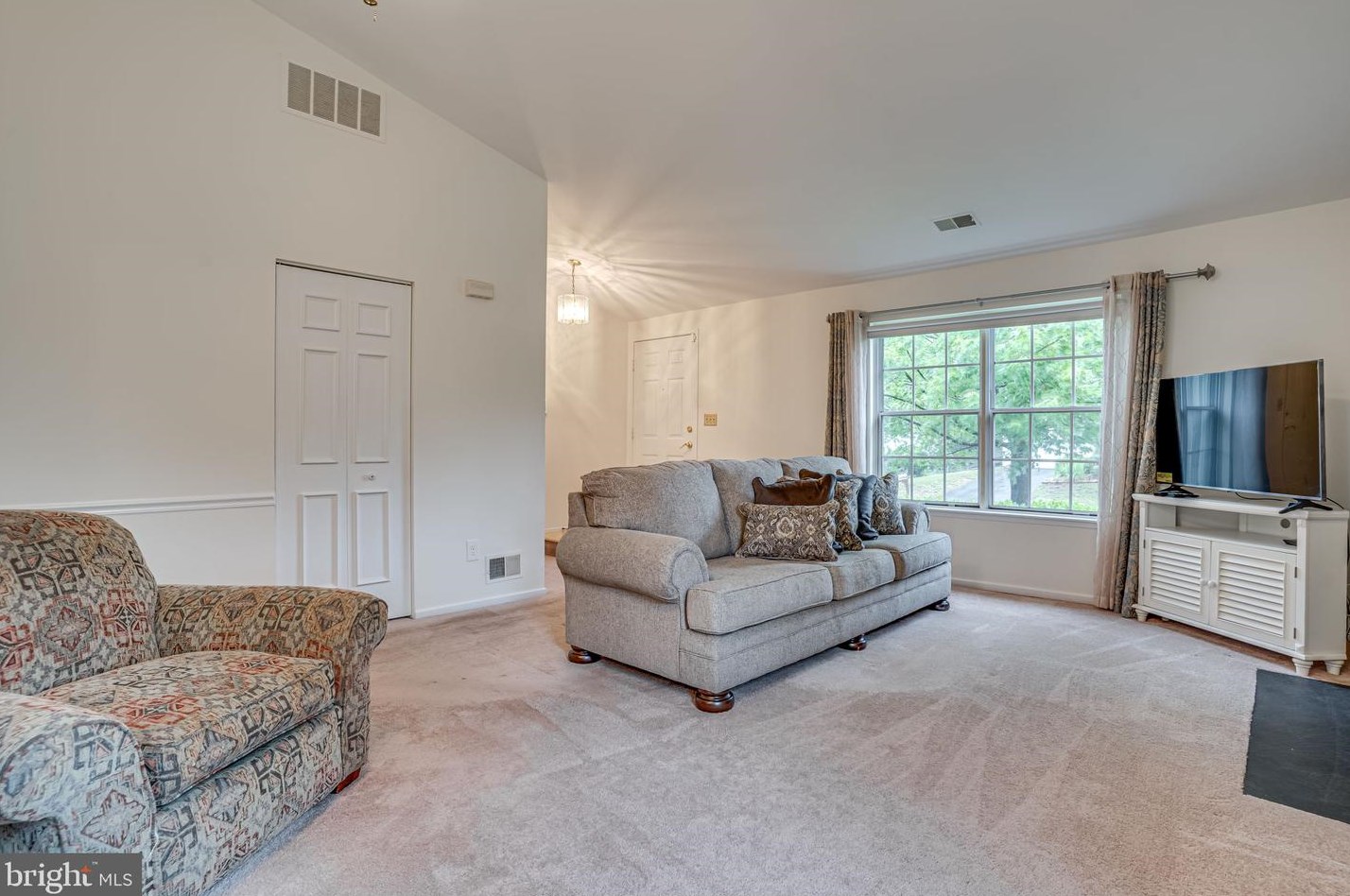 13511 Coates Ln, Herndon, VA 20171