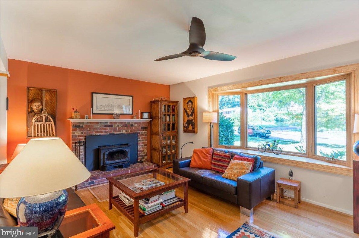 4804 Springbrook Dr, Annandale, VA 22003