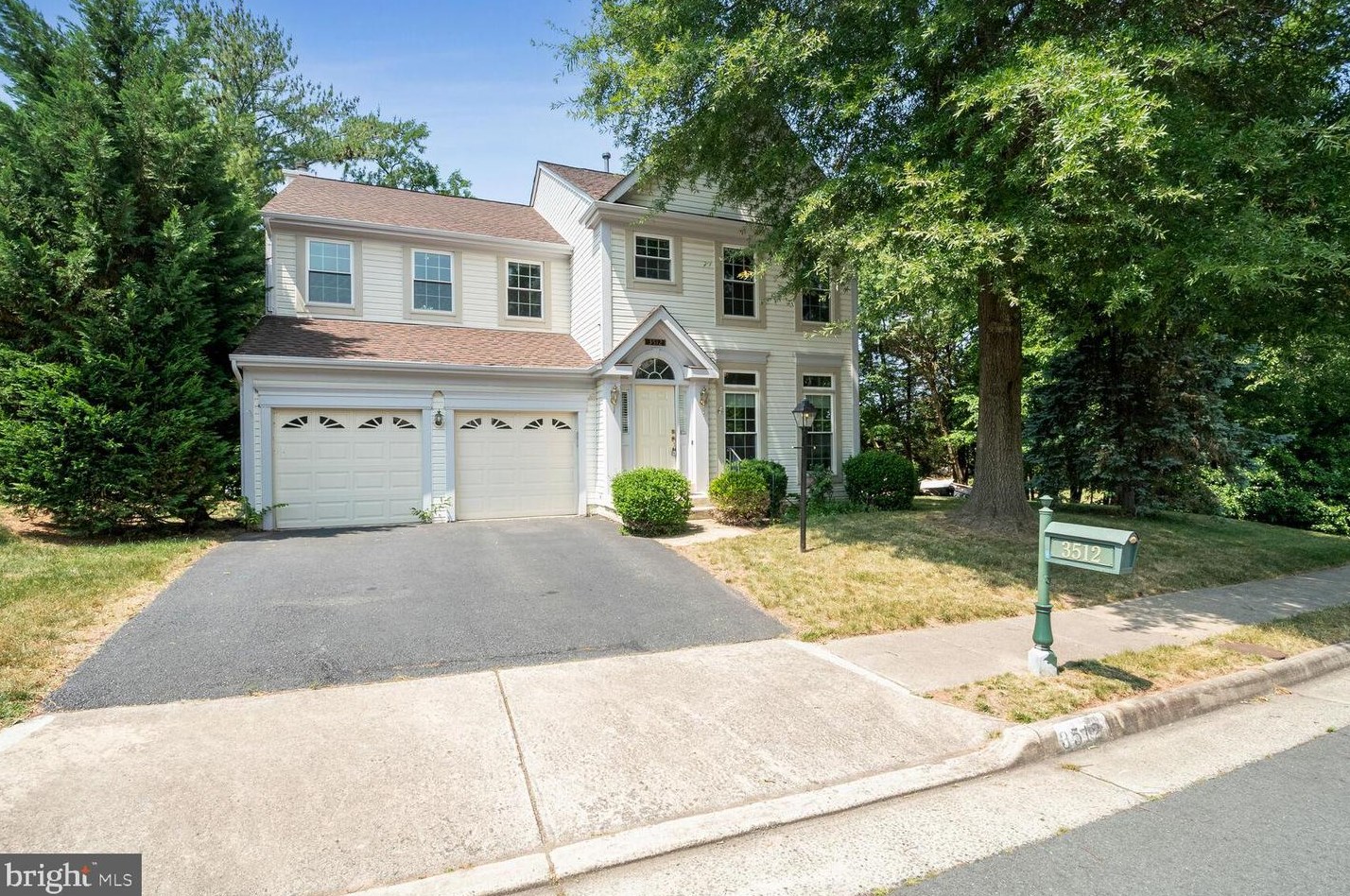 3512 Armfield Farm Dr, Fairfax, VA 20151