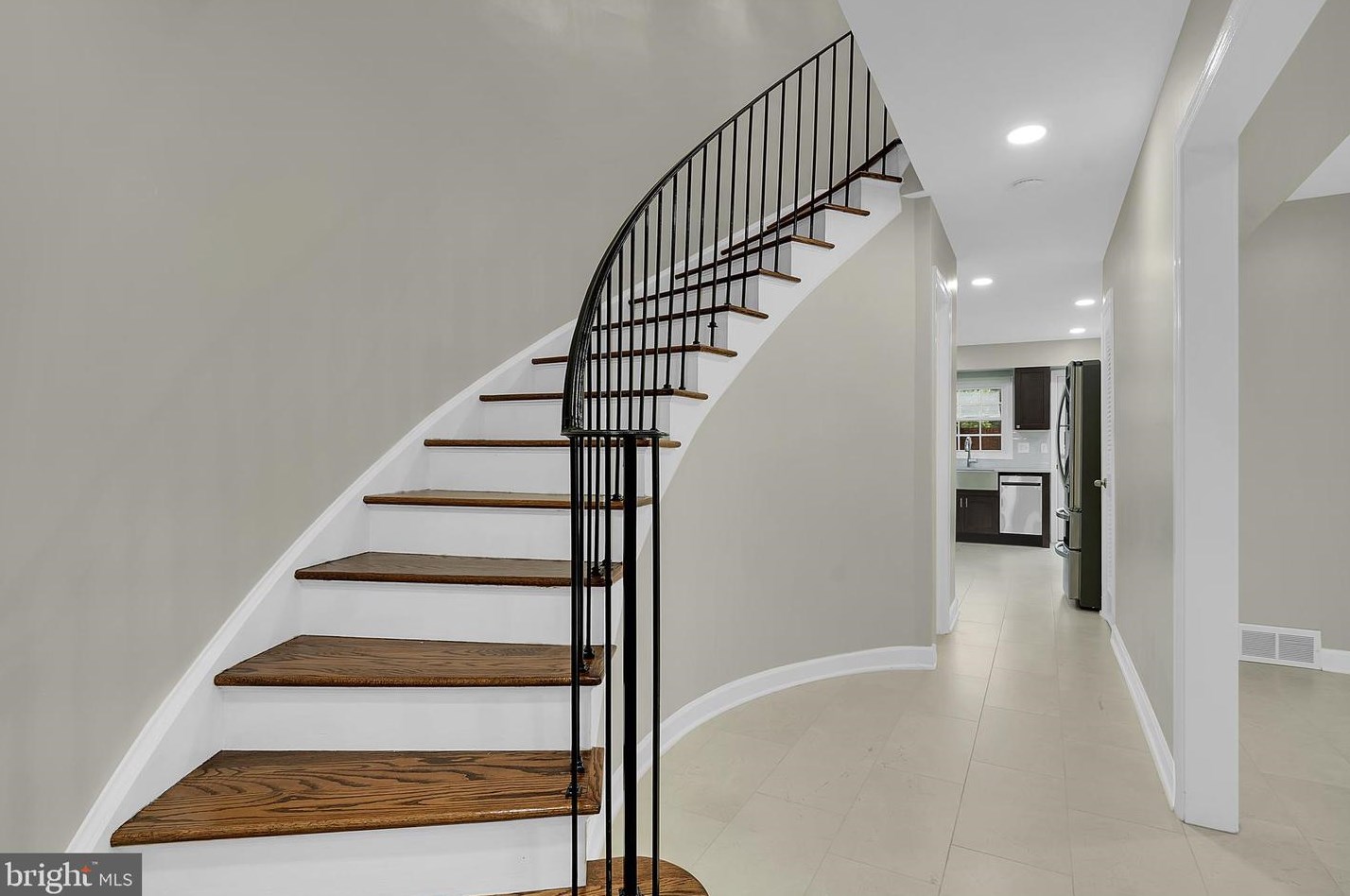 6008 Waterbury Ct, Springfield, VA 22152