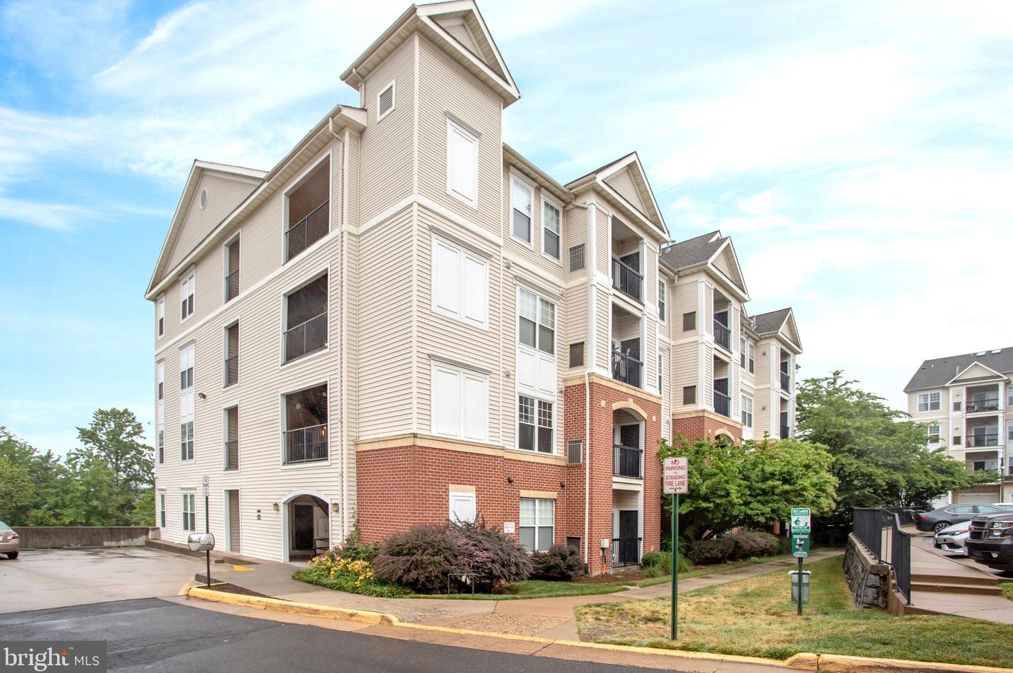 11326 Aristotle Dr #4-202, Fairfax, VA 22030