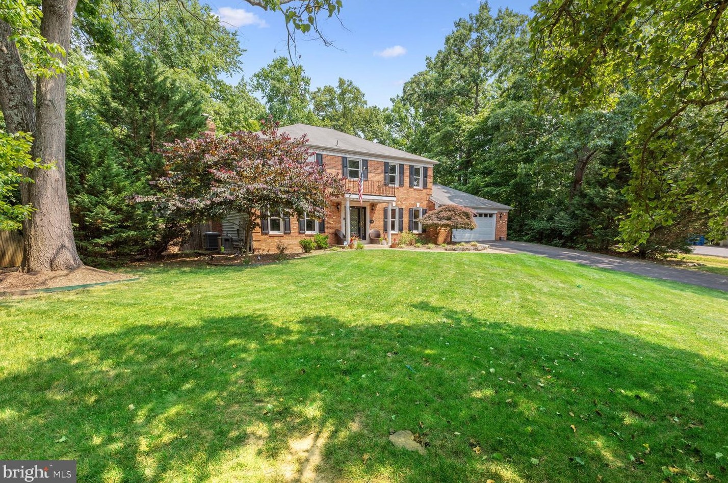 11930 Holly Branch Ct, Great Falls, VA 22066