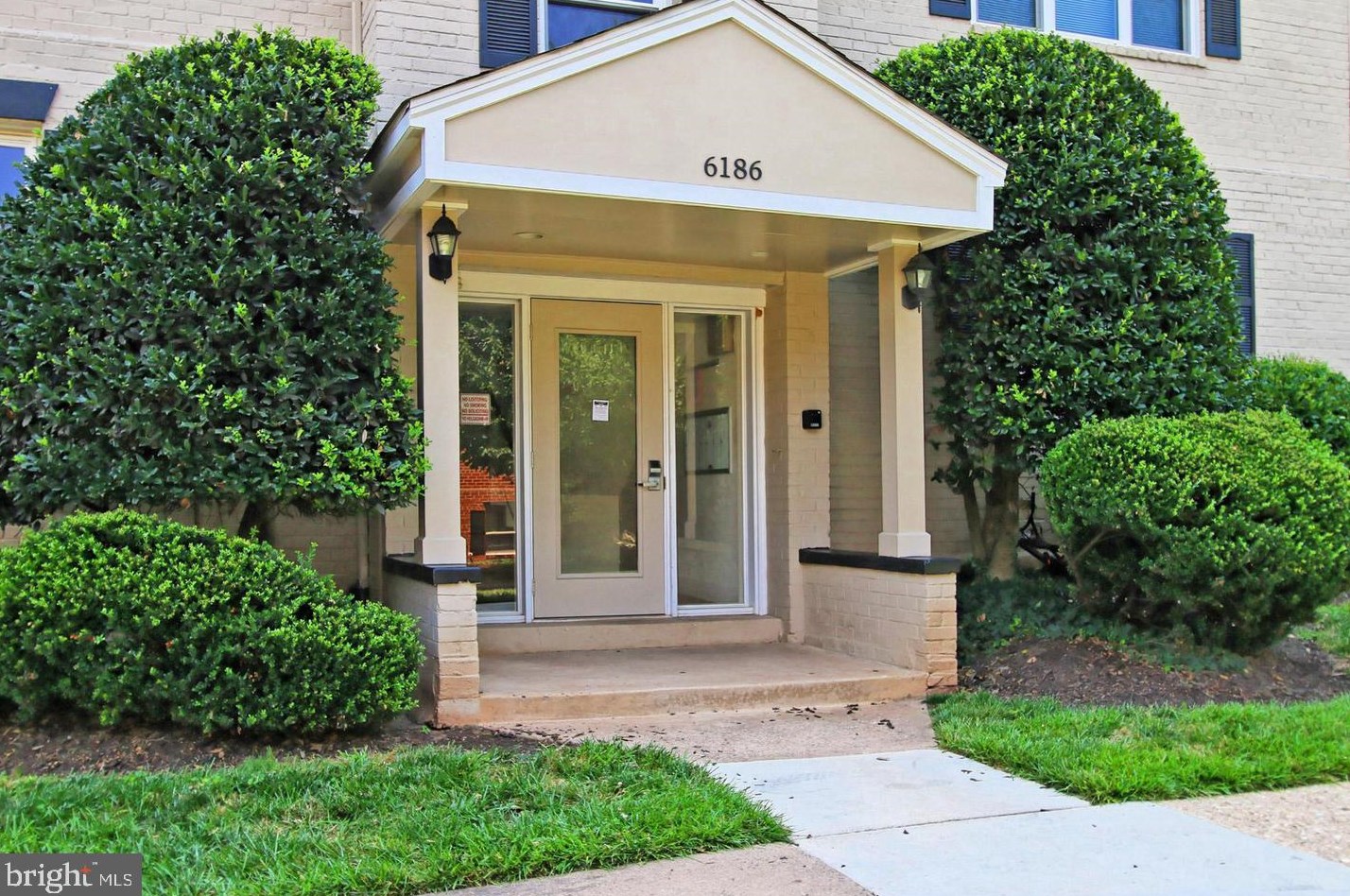 6186 Greenwood Dr Apt 102, Falls Church, VA 22044