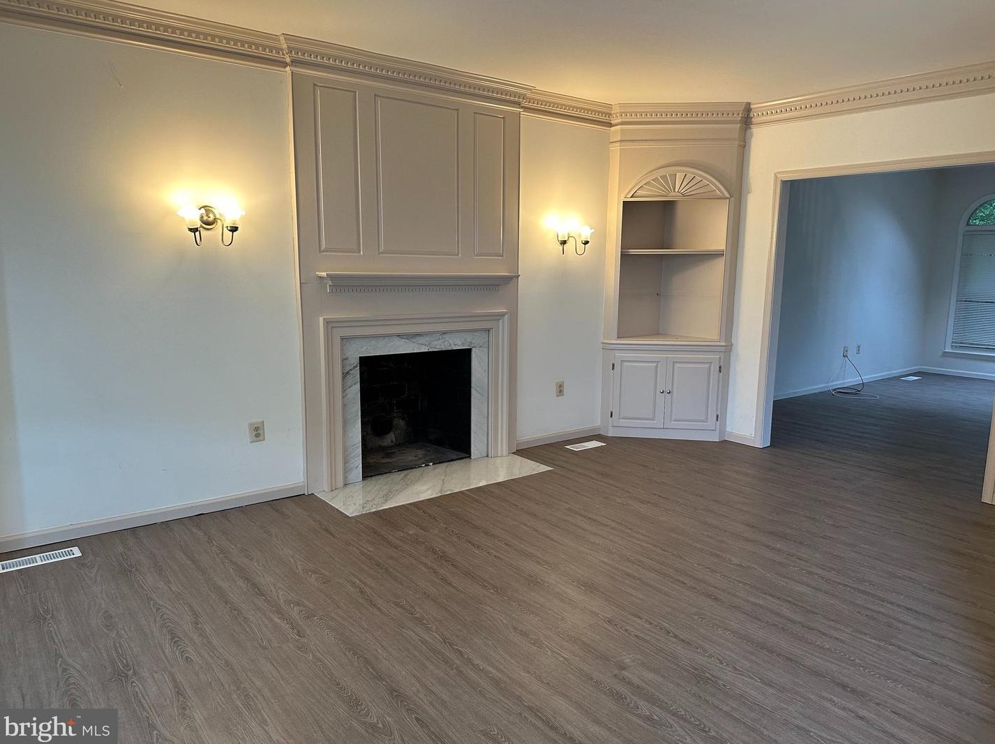 2095 Robin Way Ct, Vienna, VA 22182