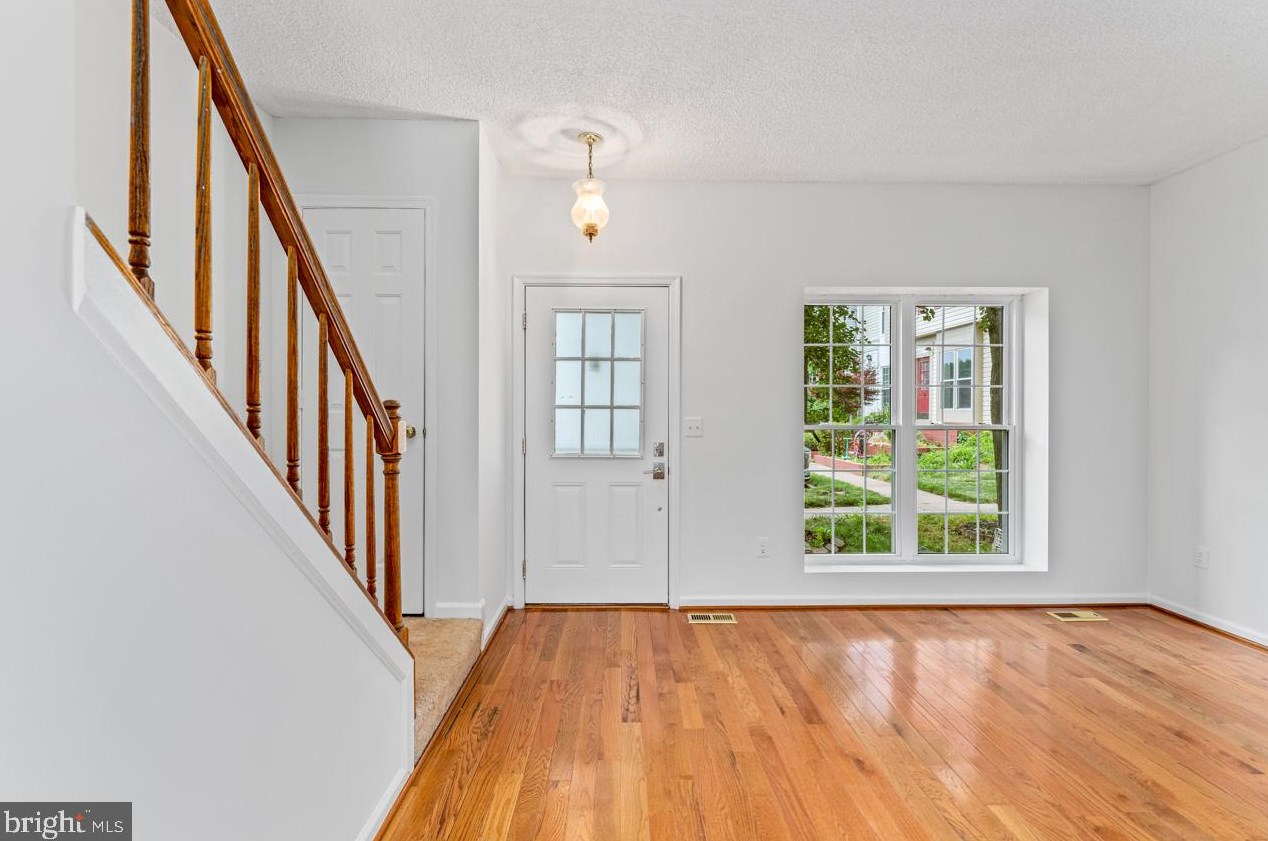 3044 Madden Ct, Herndon, VA 20171