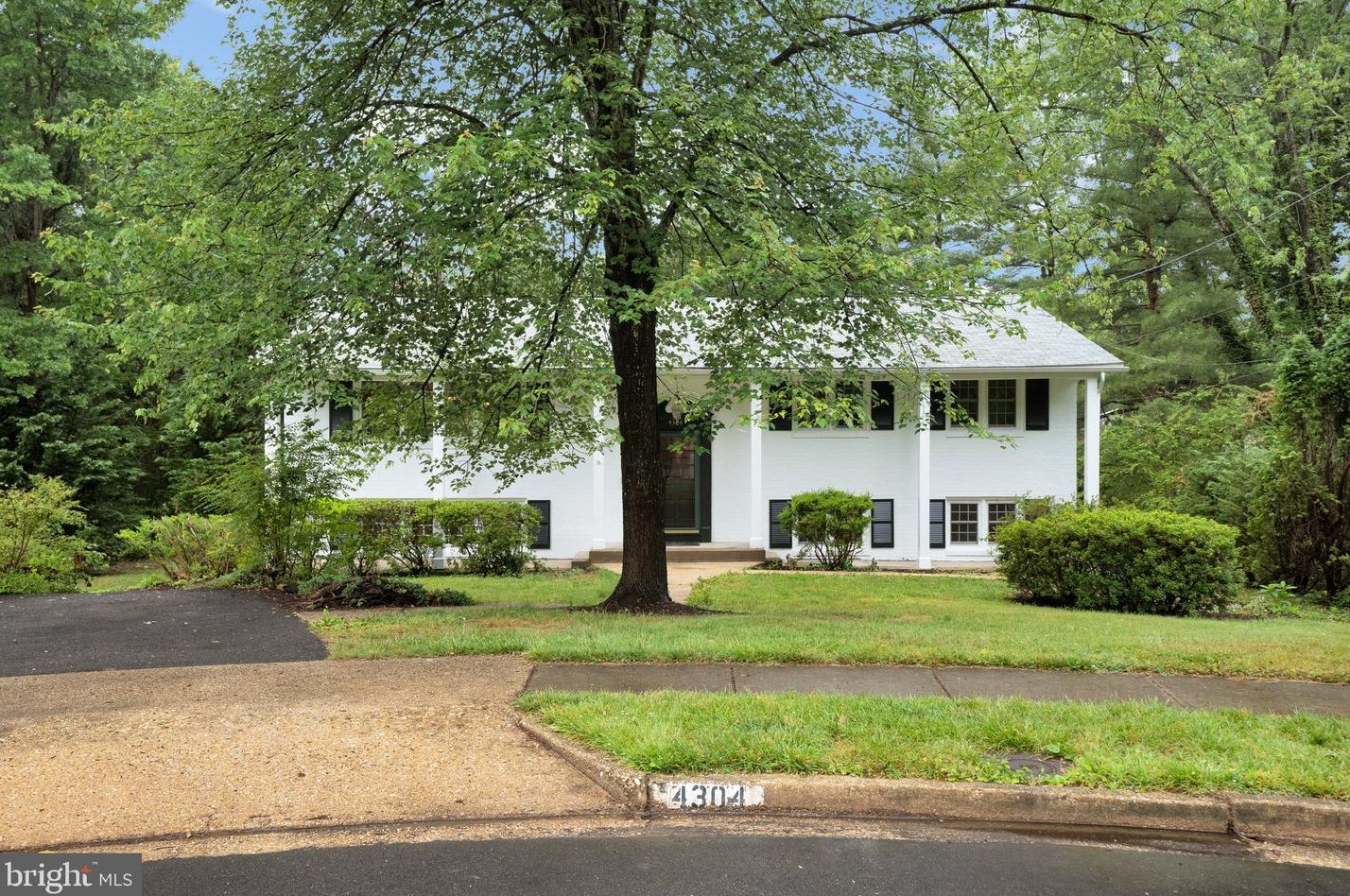 4304 Hillyer St, Fairfax, VA 22032-1418