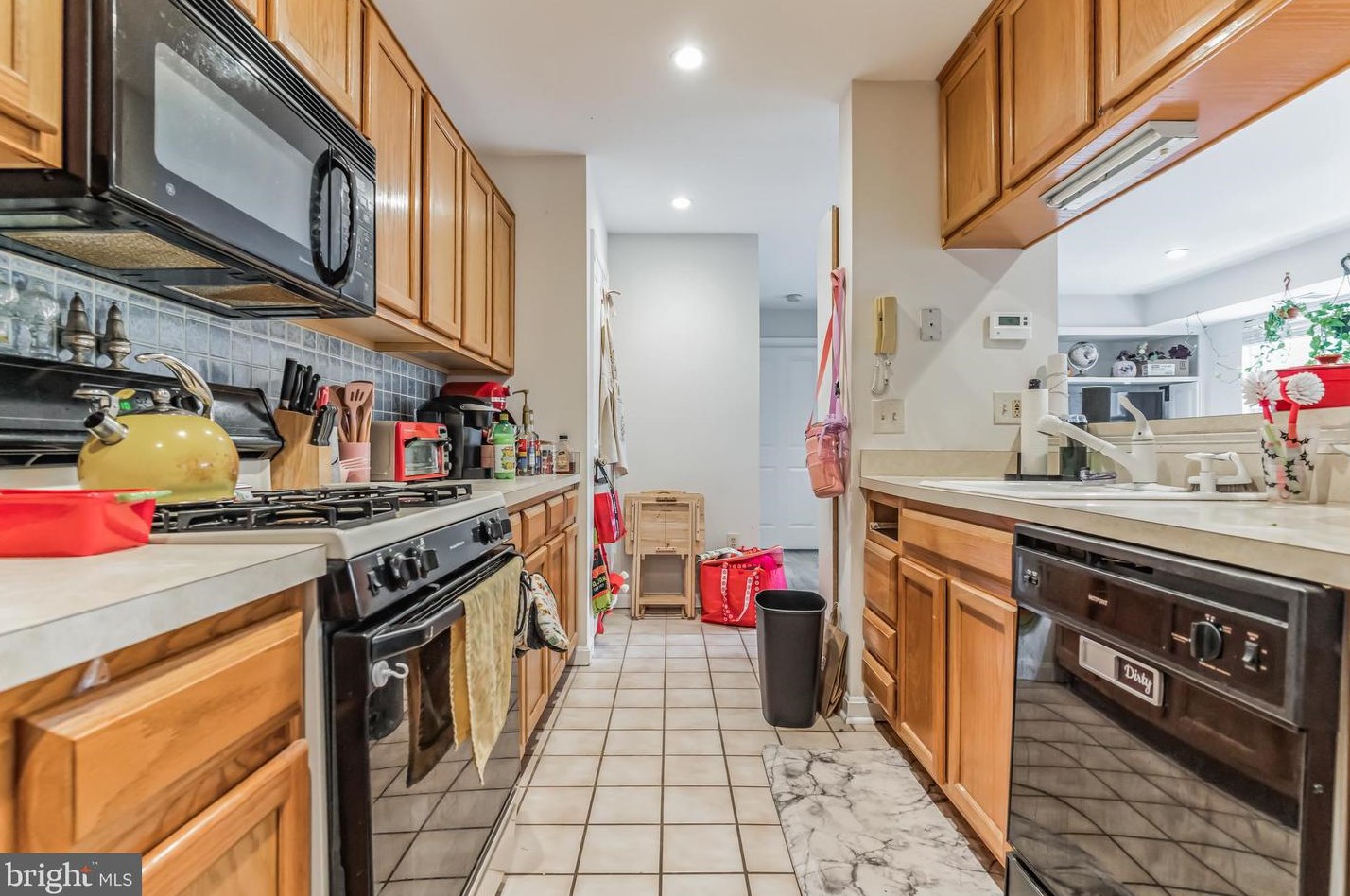 4124 Monument Ct, Fairfax, VA 22033-2884