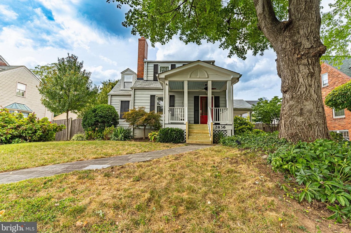 2836 Meadow Ln, Falls Church, VA 22042