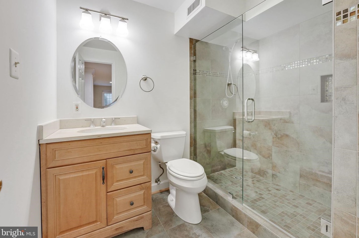 1314 Red Hawk Cir, Herndon, VA 20194