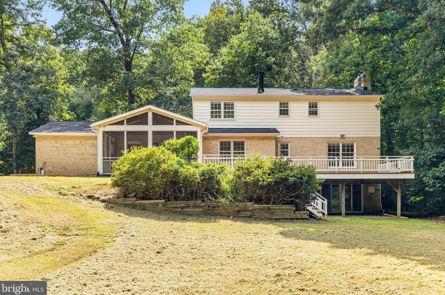 10116 Westford Dr, Vienna VA  22182-1532 exterior