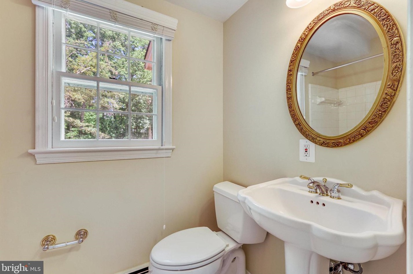 10116 Westford Dr, Vienna VA  22182-1532 exterior