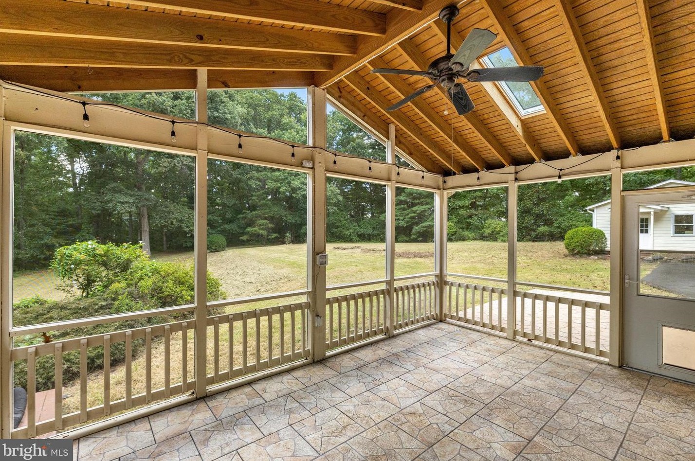 10116 Westford Dr, Vienna VA  22182-1532 exterior