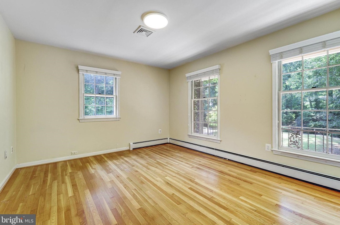 10116 Westford Dr, Vienna VA  22182-1532 exterior