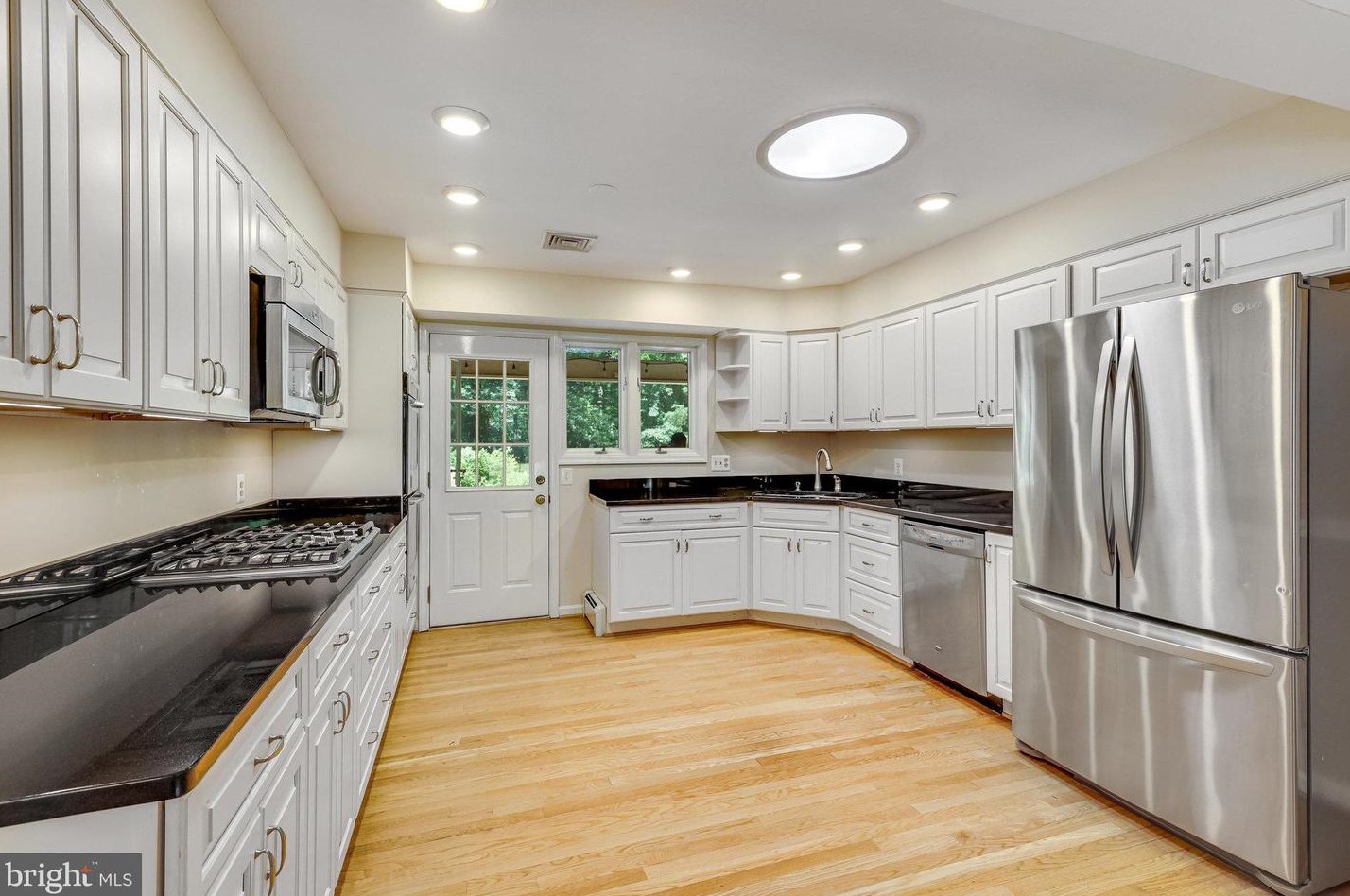 10116 Westford Dr, Vienna VA  22182-1532 exterior