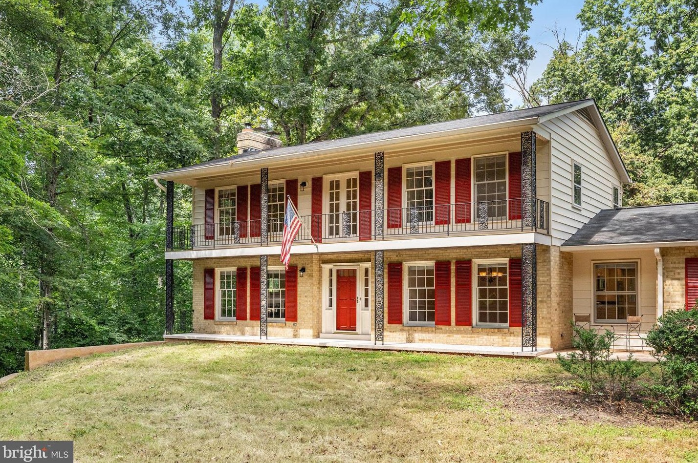 10116 Westford Dr, Vienna, VA 22182