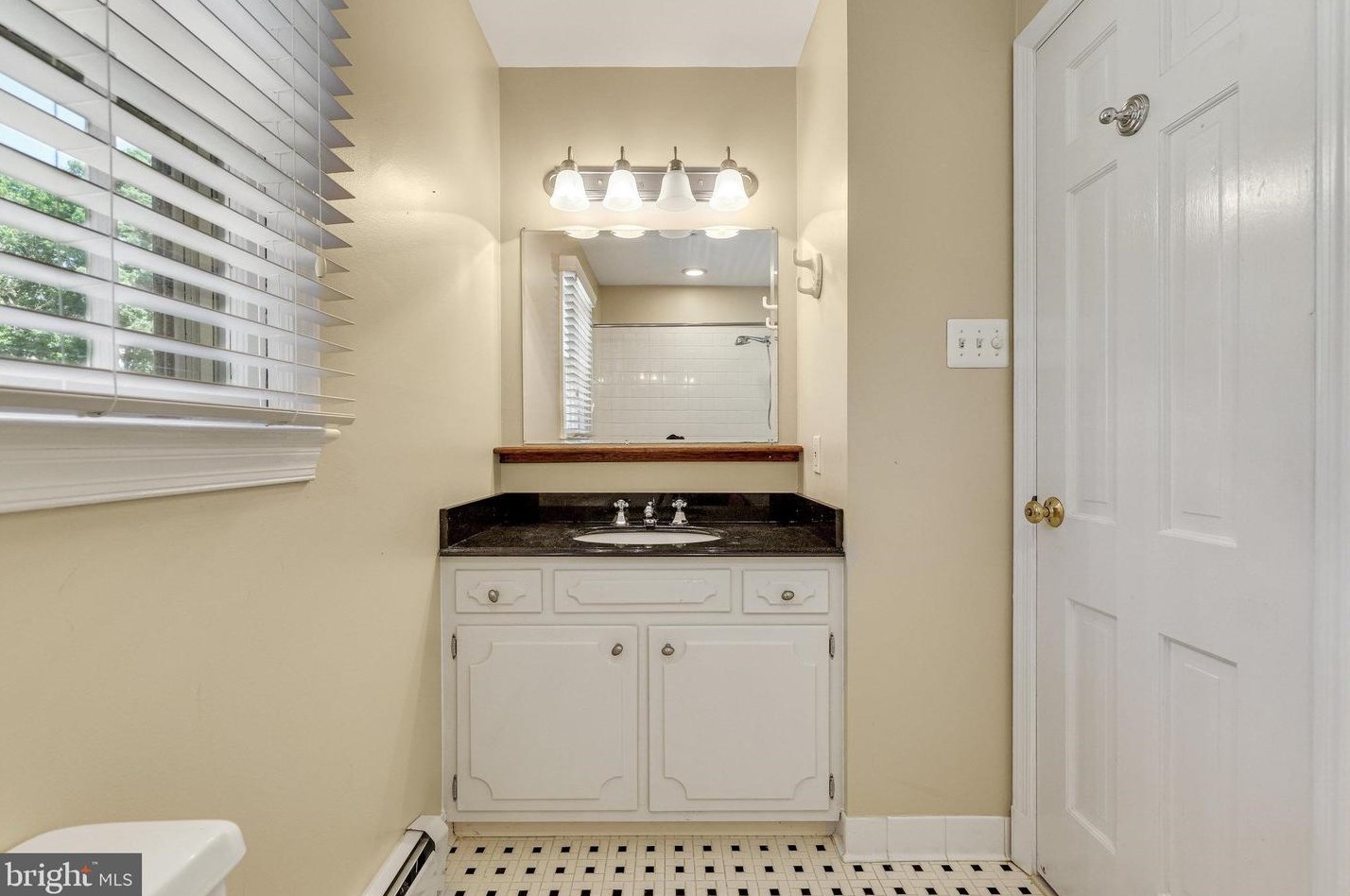 10116 Westford Dr, Vienna VA  22182-1532 exterior