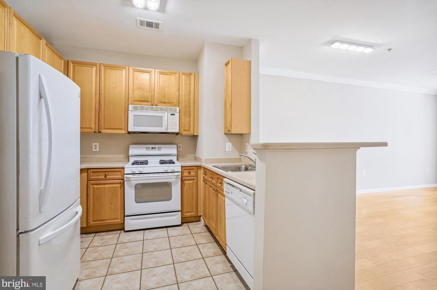 9480 Virginia Center Blvd #119, Vienna, VA 22181