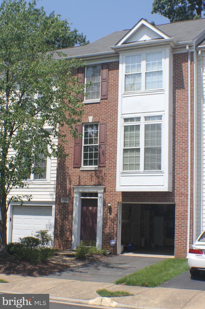 11648 Fairfax Center Woods Trl, Fairfax, VA 22030-8519