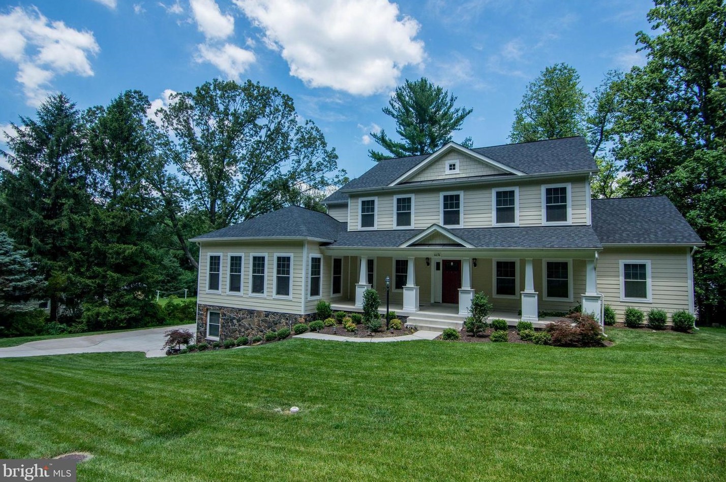 6656 Kerns Rd, Falls Church, VA 22042