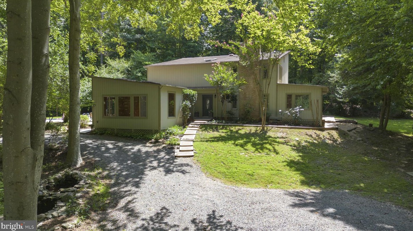 11730 Winterway Ln, Fairfax, VA 22039-2133