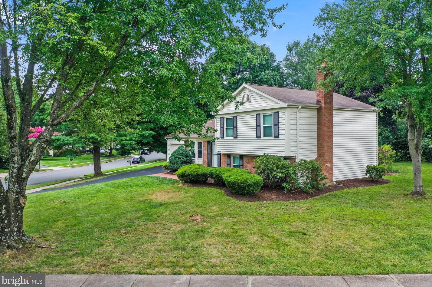 12629 Fantasia Dr, Herndon, VA 20170