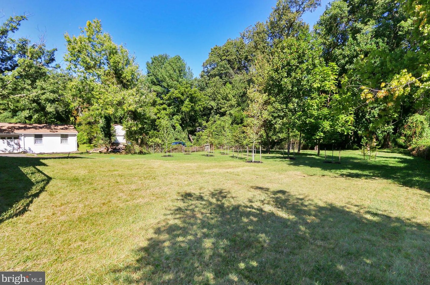 10206 Blake Ln, Vienna VA  22124-2633 exterior