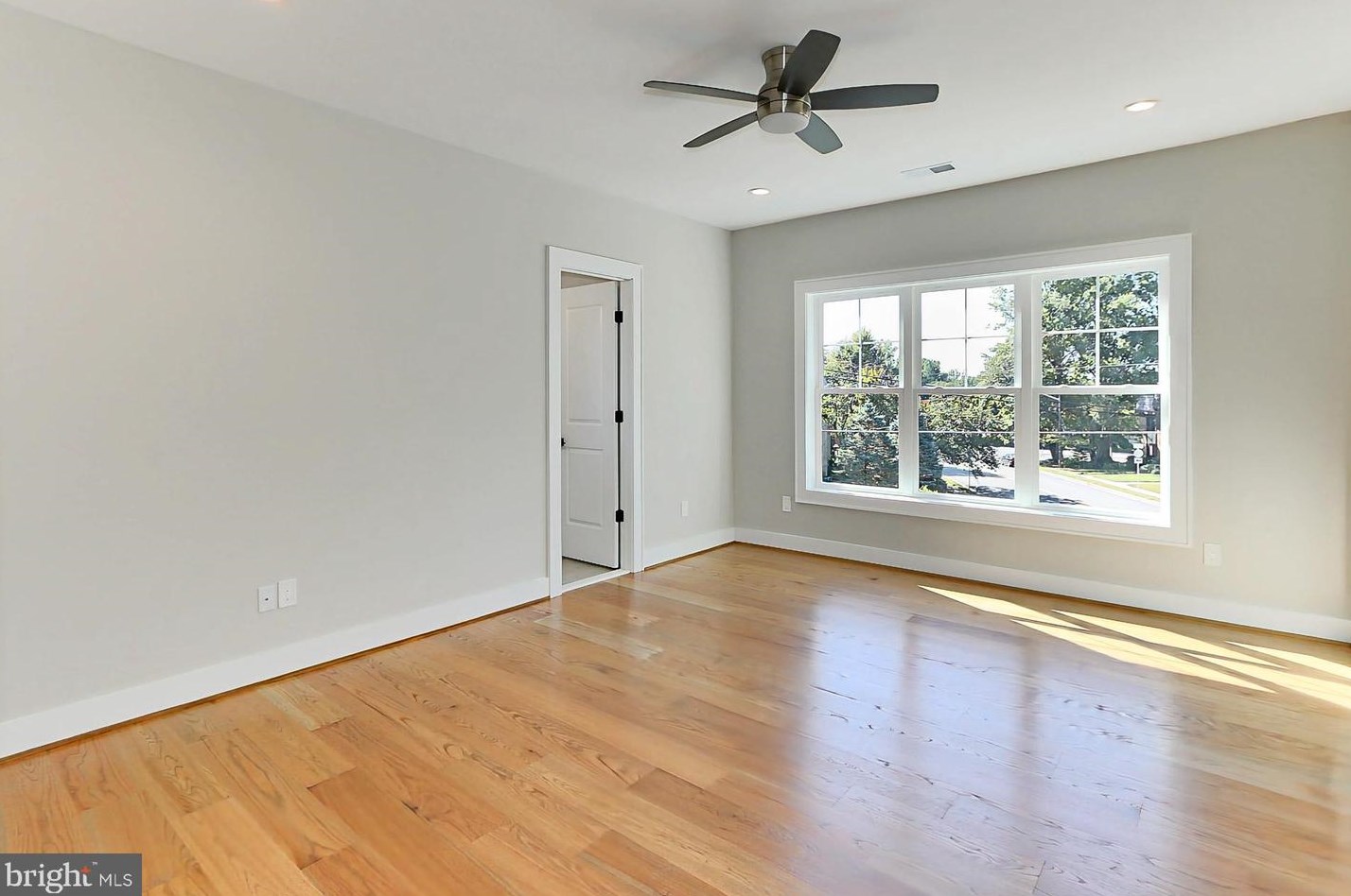 10206 Blake Ln, Vienna VA  22124-2633 exterior