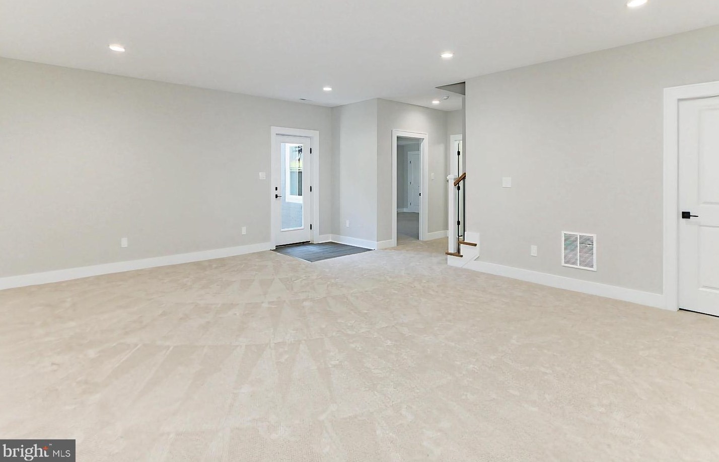 10206 Blake Ln, Vienna VA  22124-2633 exterior