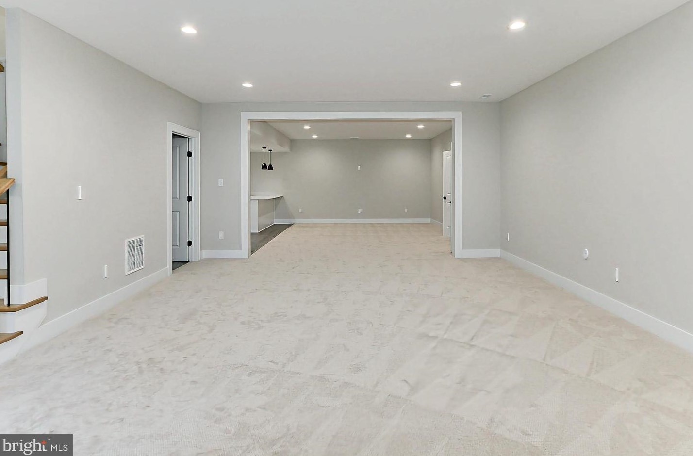 10206 Blake Ln, Vienna VA  22124-2633 exterior