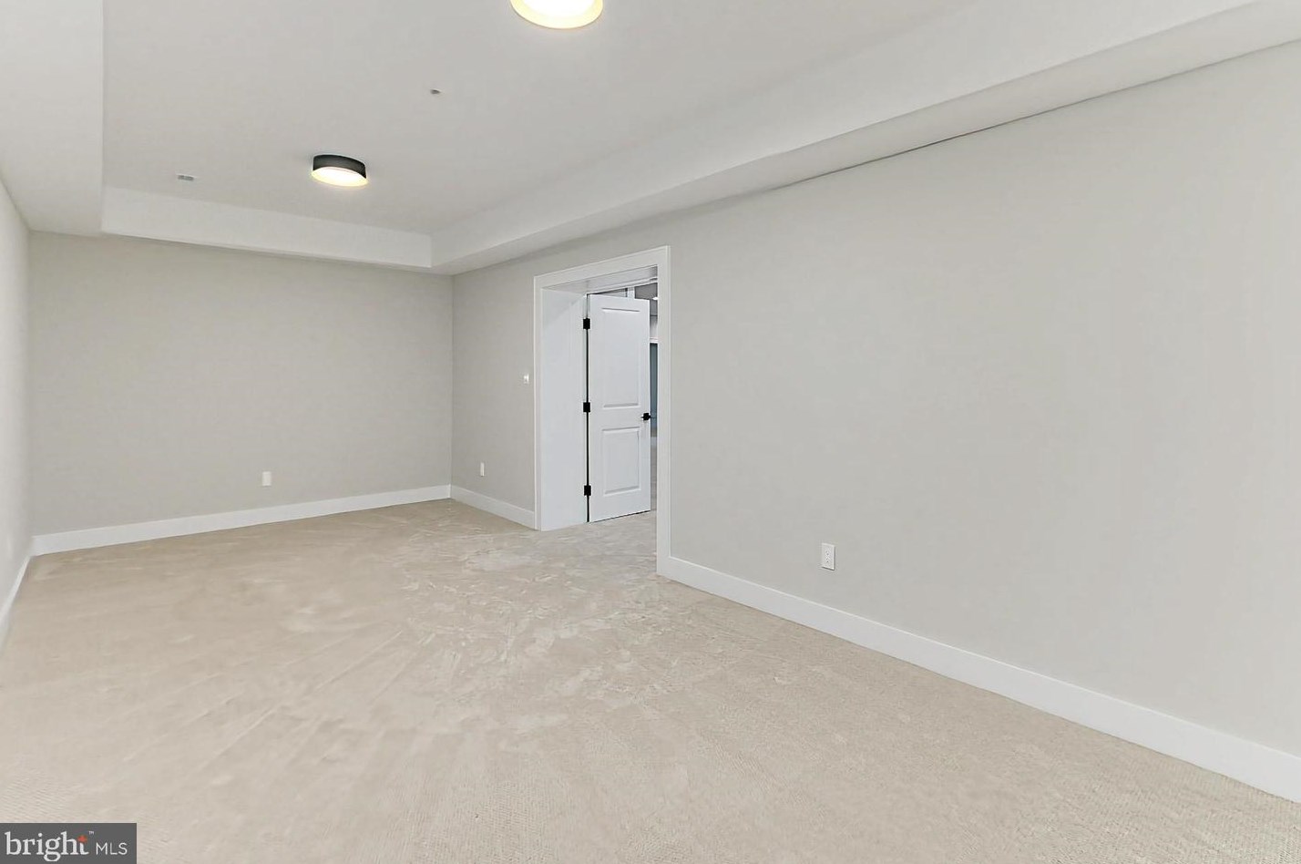 10206 Blake Ln, Vienna VA  22124-2633 exterior