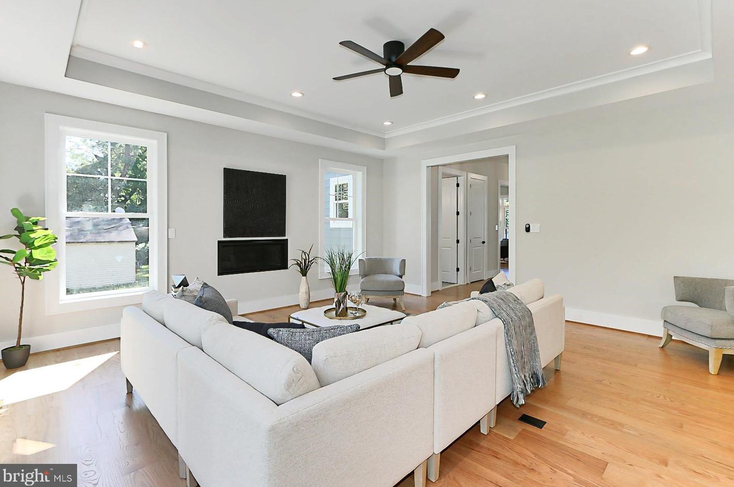 10206 Blake Ln, Vienna VA  22124-2633 exterior