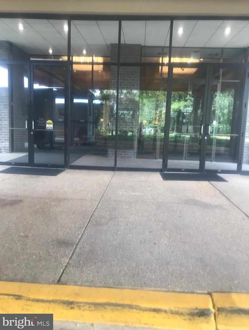 1800 Old Meadow Rd #211, Mc Lean, VA 22102