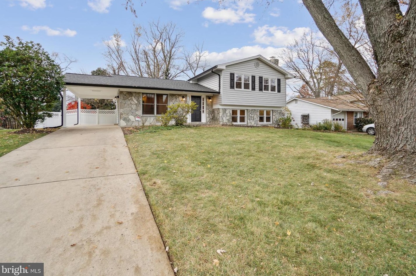 1710 Palm Springs Dr, Vienna VA  22182-2330 exterior