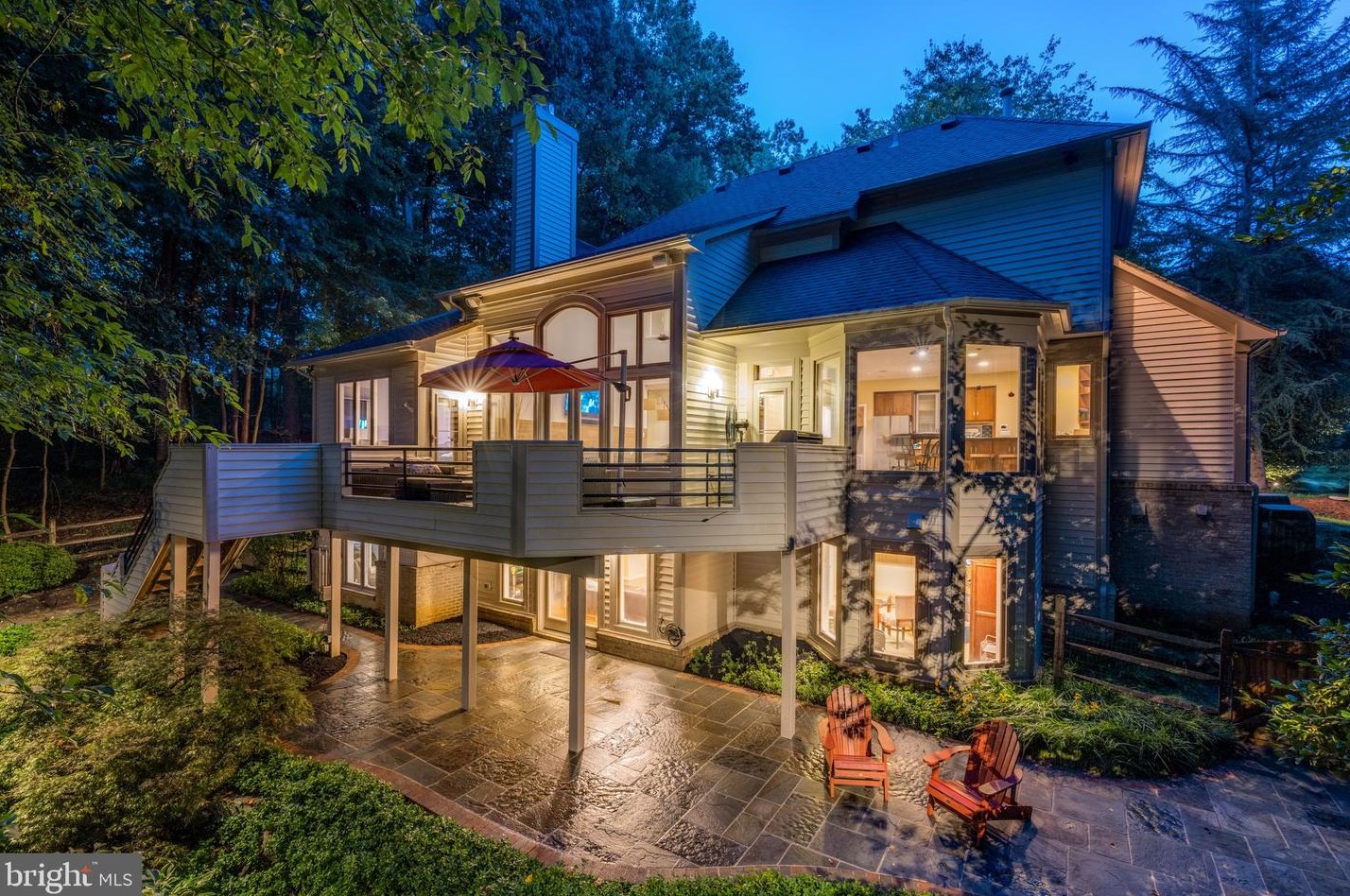 1100 Water Pointe Ln, Herndon, VA 20194