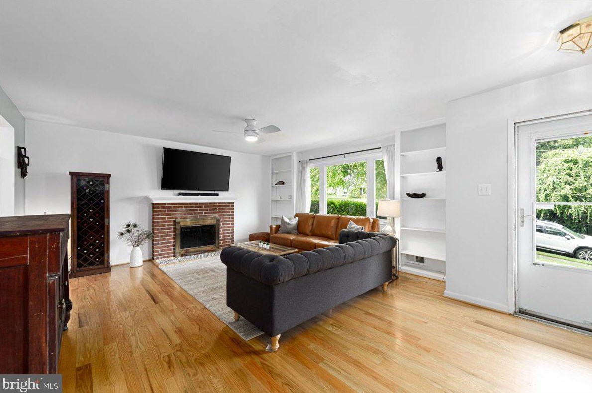 4607 Exeter St, Annandale, VA 22003