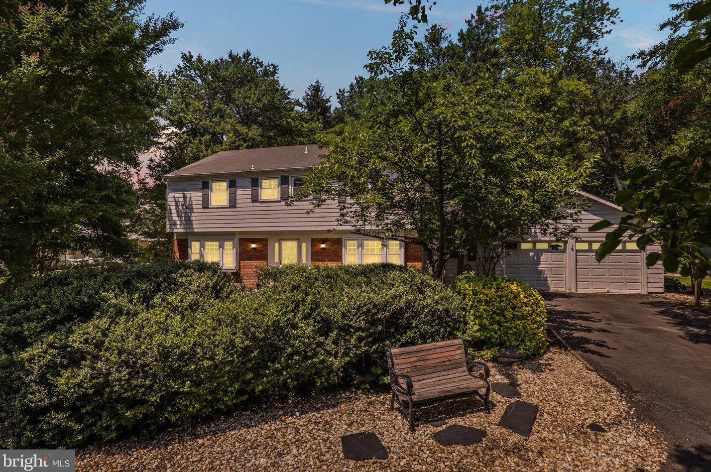 13103 Madonna Ln, Fairfax, VA 22033-3722