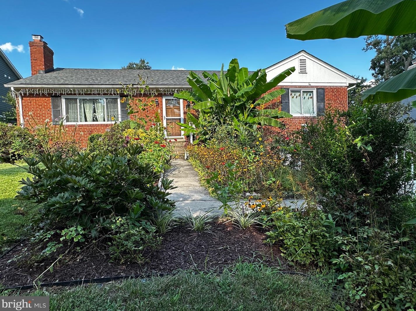 1907 Great Falls St, Mc Lean VA  22101-5418 exterior