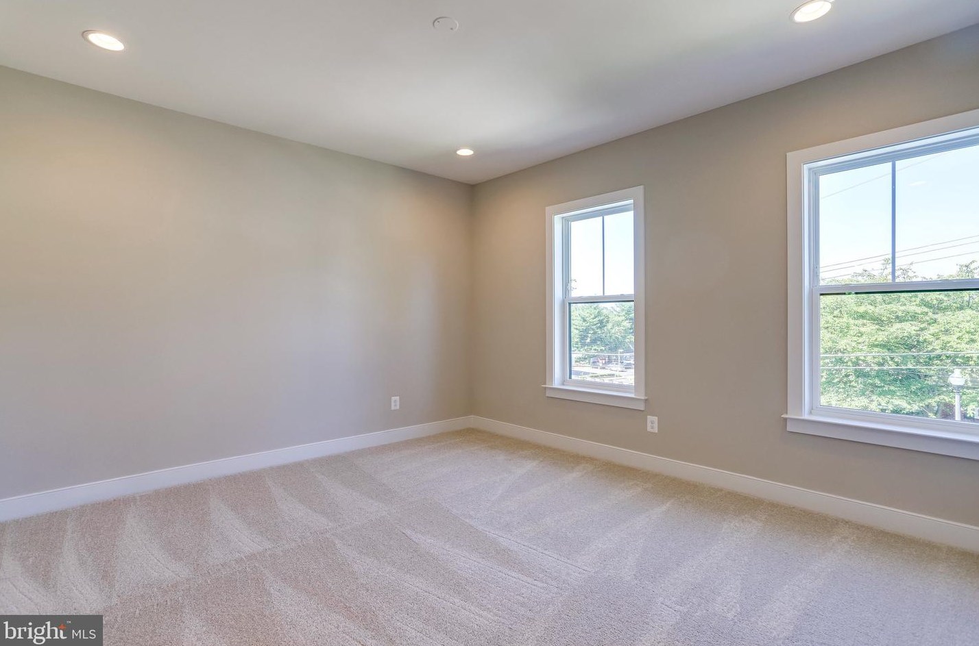 1110 Cottage St, Vienna VA 22180-6551 exterior