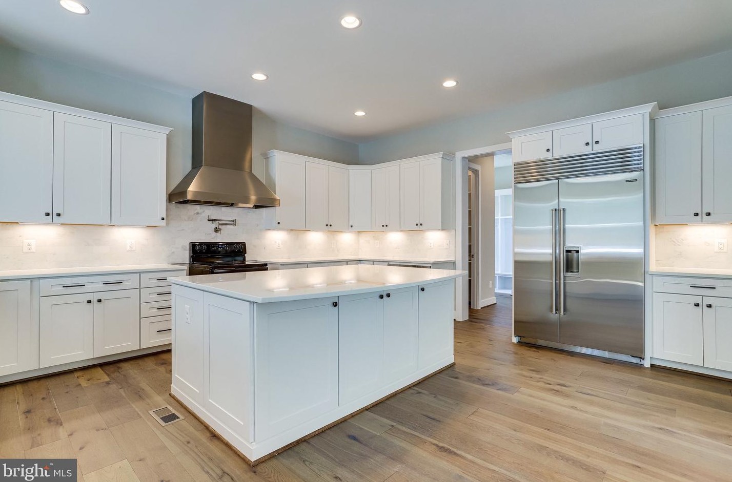 1110 Cottage St, Vienna VA 22180-6551 exterior